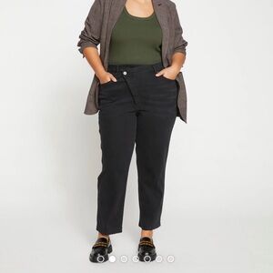 Universal Standard Katie High Rise Crossover Jeans in Black in size 22
